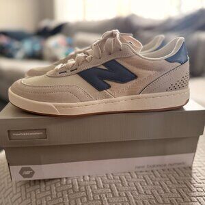 New Balance Numeric 440 v2 - white/blue - size M 9.5 or W 11